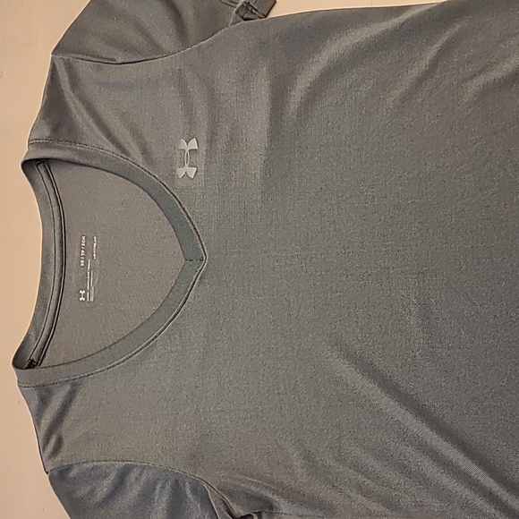 Under Armour Heatgear Short Sleeved Athletic T-shirt - Picture 3 of 9